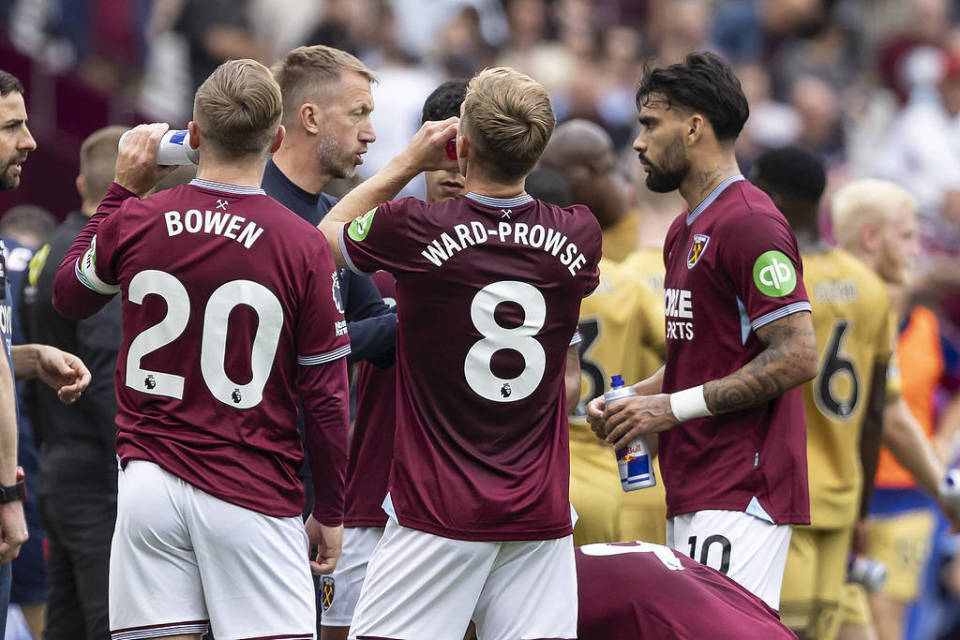 【菜鸟】科沃德12分钟16分8板遗憾伤退 费尔斯21分奎因13分6板4助