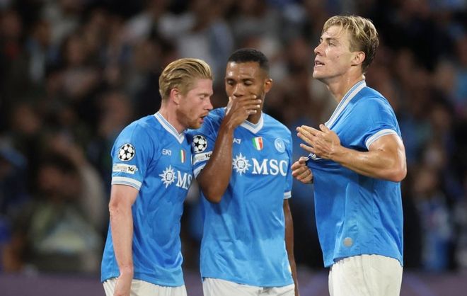 什么是德扑里的“SPR（筹码底池比）”？决定你是否被“套池”的数学红线。（德州扑克中的SPR（筹码底池比）详解：判断是否套池的关键数学门槛）